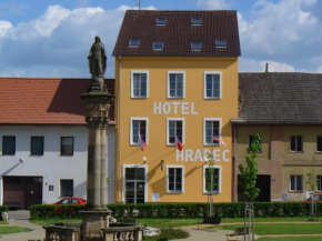 Hotel Hradec, Mlázovice